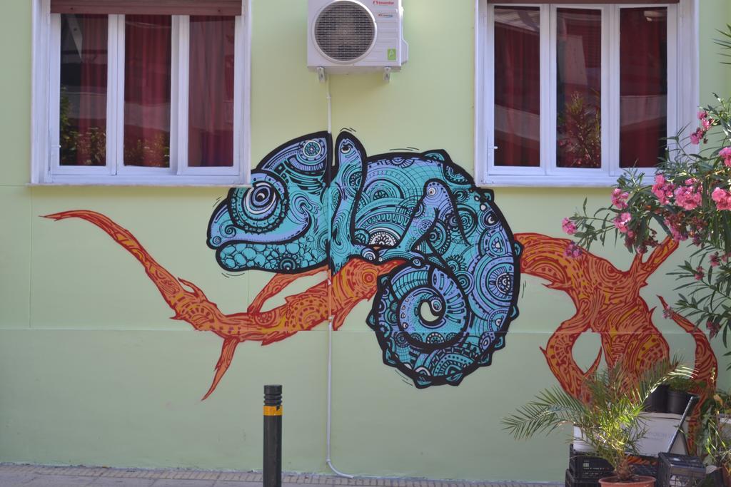 Chameleon Youth Athènes